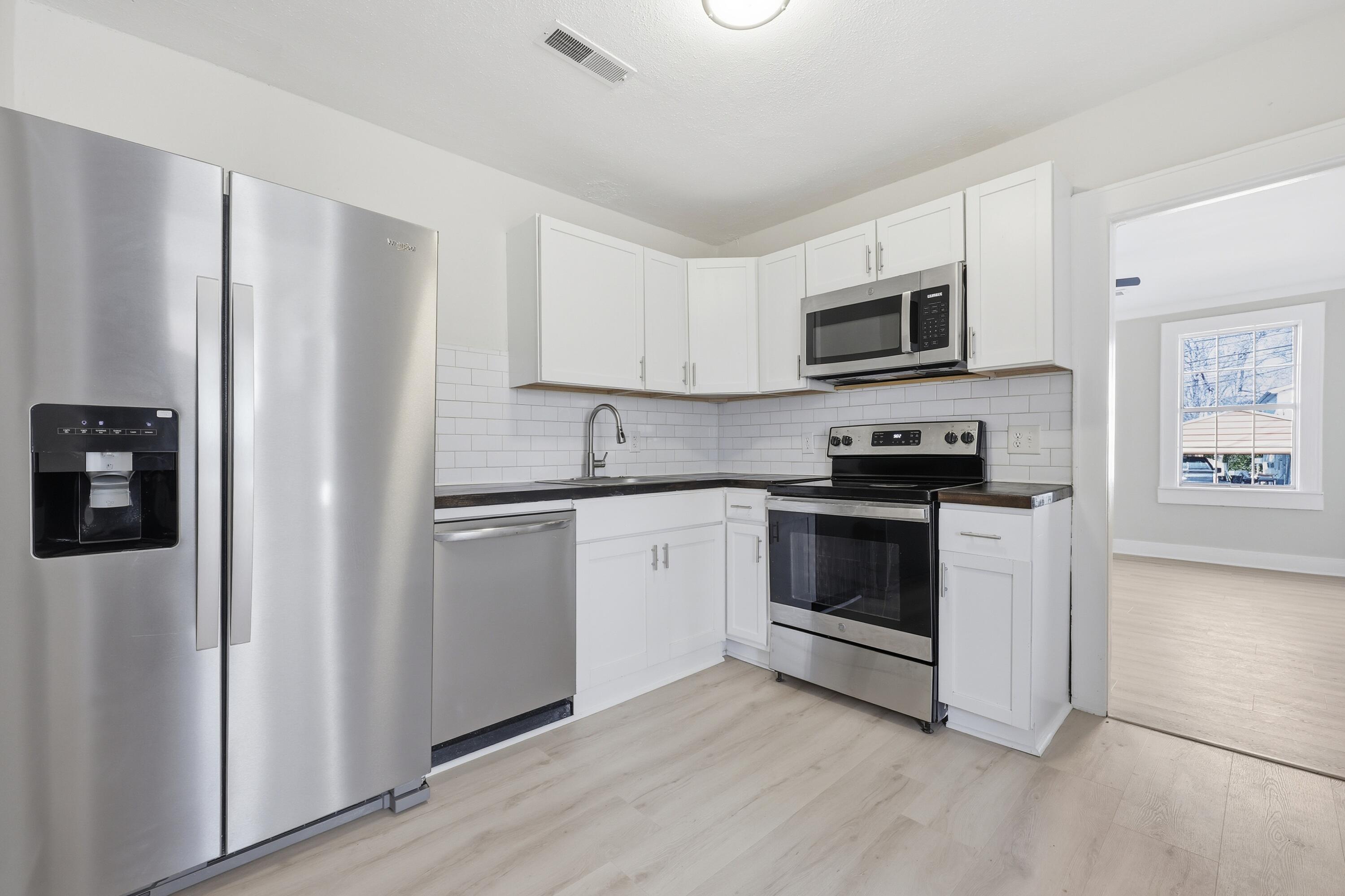 2211 Garfield Street North Charleston, SC 29405 - Photo 6 of 23 RU4A0558