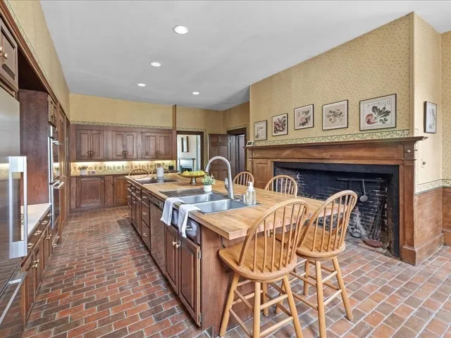 $1,395,000 | 166 High Street, Danvers, MA 01923