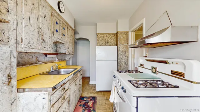 $949,000 | 148-40 61st Road | Queensboro Hill