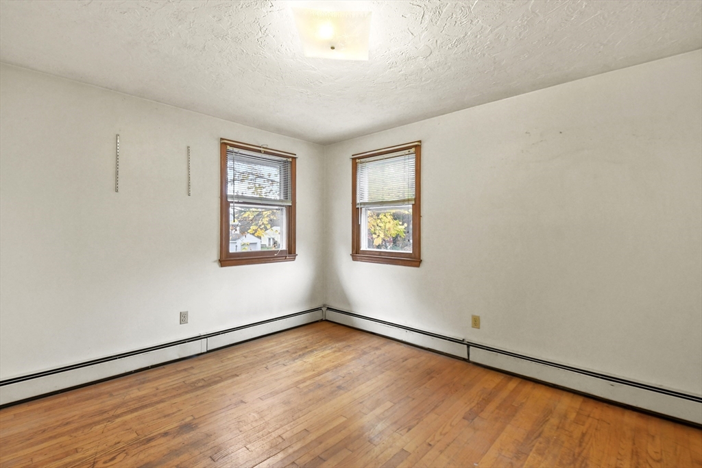 25 Prentice Road Northbridge, MA 01588 - Photo 14 of 32