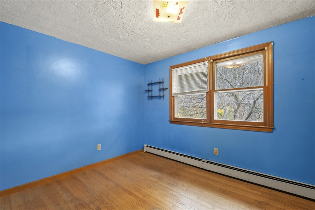 25 Prentice Road Northbridge, MA 01588 - Photo 17 of 32