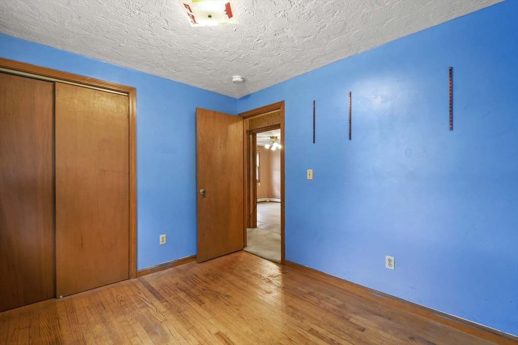 25 Prentice Road Northbridge, MA 01588 - Photo 18 of 32