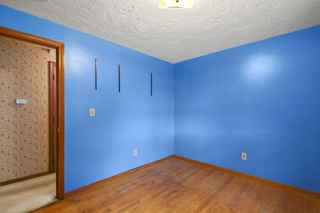 25 Prentice Road Northbridge, MA 01588 - Photo 19 of 32