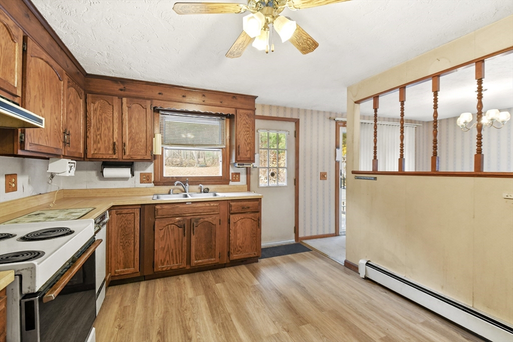 25 Prentice Road Northbridge, MA 01588 - Photo 8 of 32