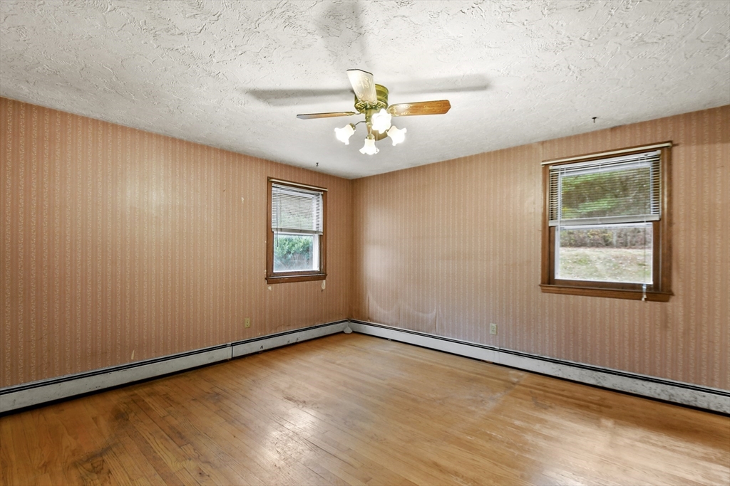 25 Prentice Road Northbridge, MA 01588 - Photo 10 of 32