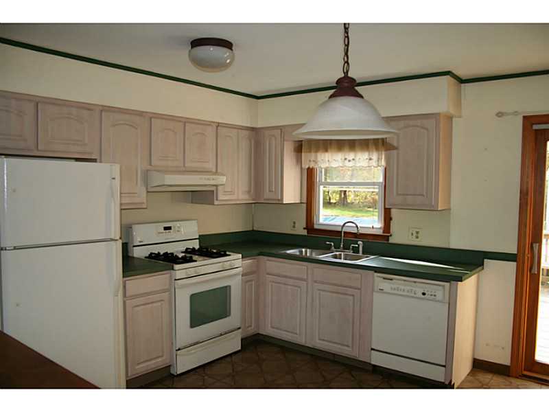 12 Weathervane Way Westerly, RI 02808 - Photo 13 of 20 Kitchen.