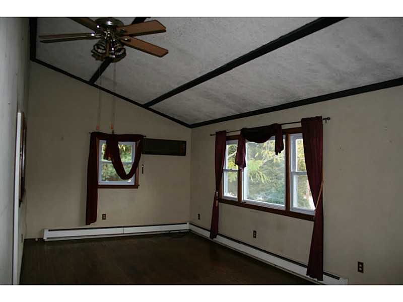 12 Weathervane Way Westerly, RI 02808 - Photo 8 of 20 Living Room.