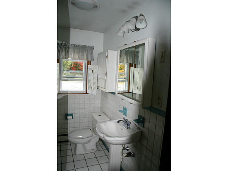 12 Weathervane Way Westerly, RI 02808 - Photo 9 of 20 Bathroom.