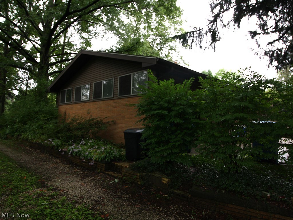 3451 Hemphill Road Barberton, OH 44203 - Photo 2 of 12