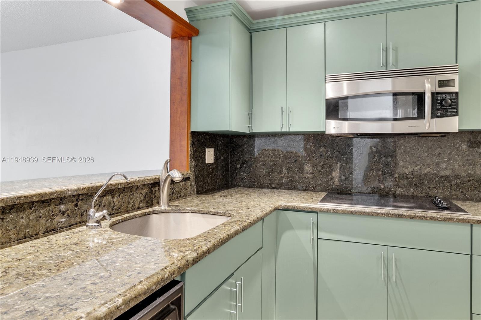 11273 Southwest 88th Street, Unit 116J Miami, FL 33176 - Photo 3 of 14