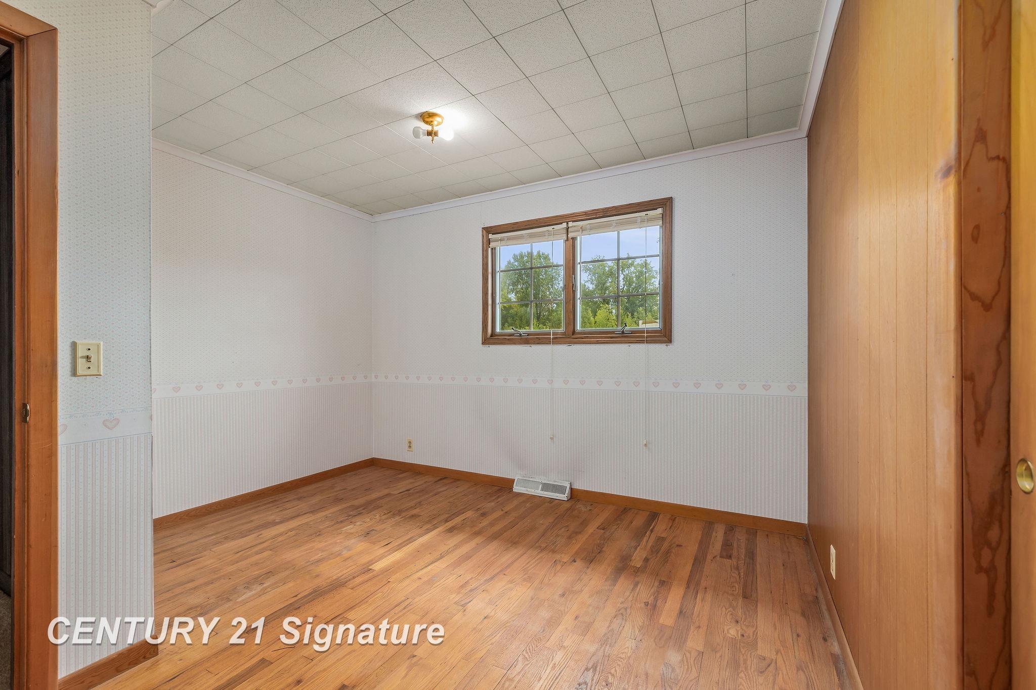 5115 Cole Road Saginaw, MI 48601 - Photo 21 of 32 50148797-dfaef828-9b7d-4098-97f5-979c8d7722c6.JPG
