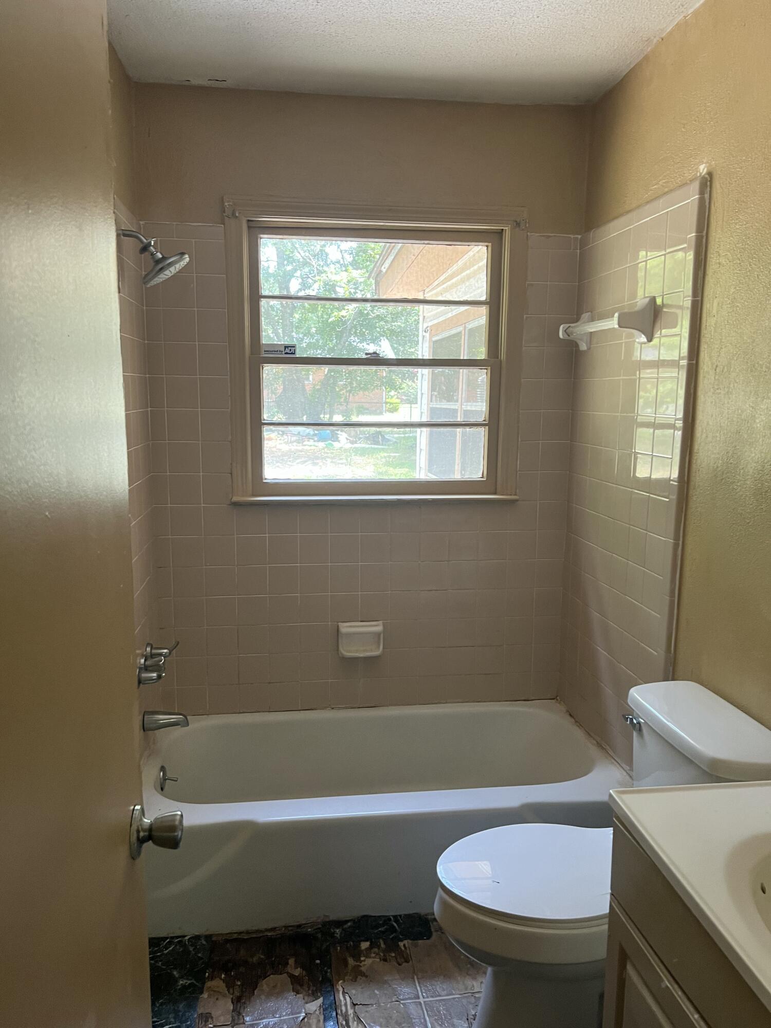 122 Perkins Avenue Sumter, SC 29150 - Photo 5 of 10 IMG_9779