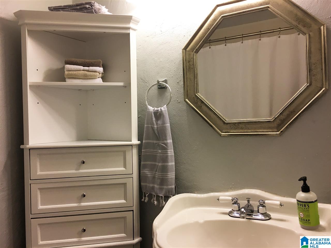 3350 Altamont Road South, Unit D7 Birmingham, AL 35205 - Photo 8 of 10