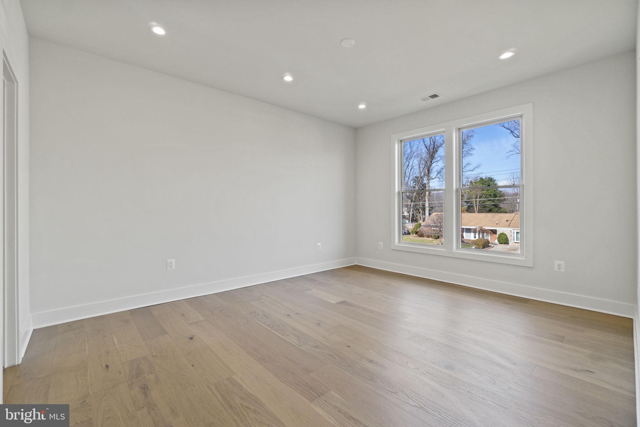 7302 Dickenson Street Springfield, VA 22150 - Photo 30 of 34 Upper level room