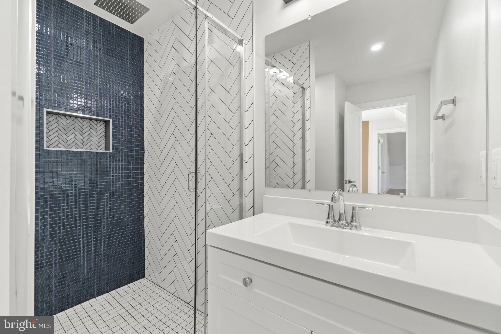 7302 Dickenson Street Springfield, VA 22150 - Photo 31 of 34 Upper level Bathroom 6