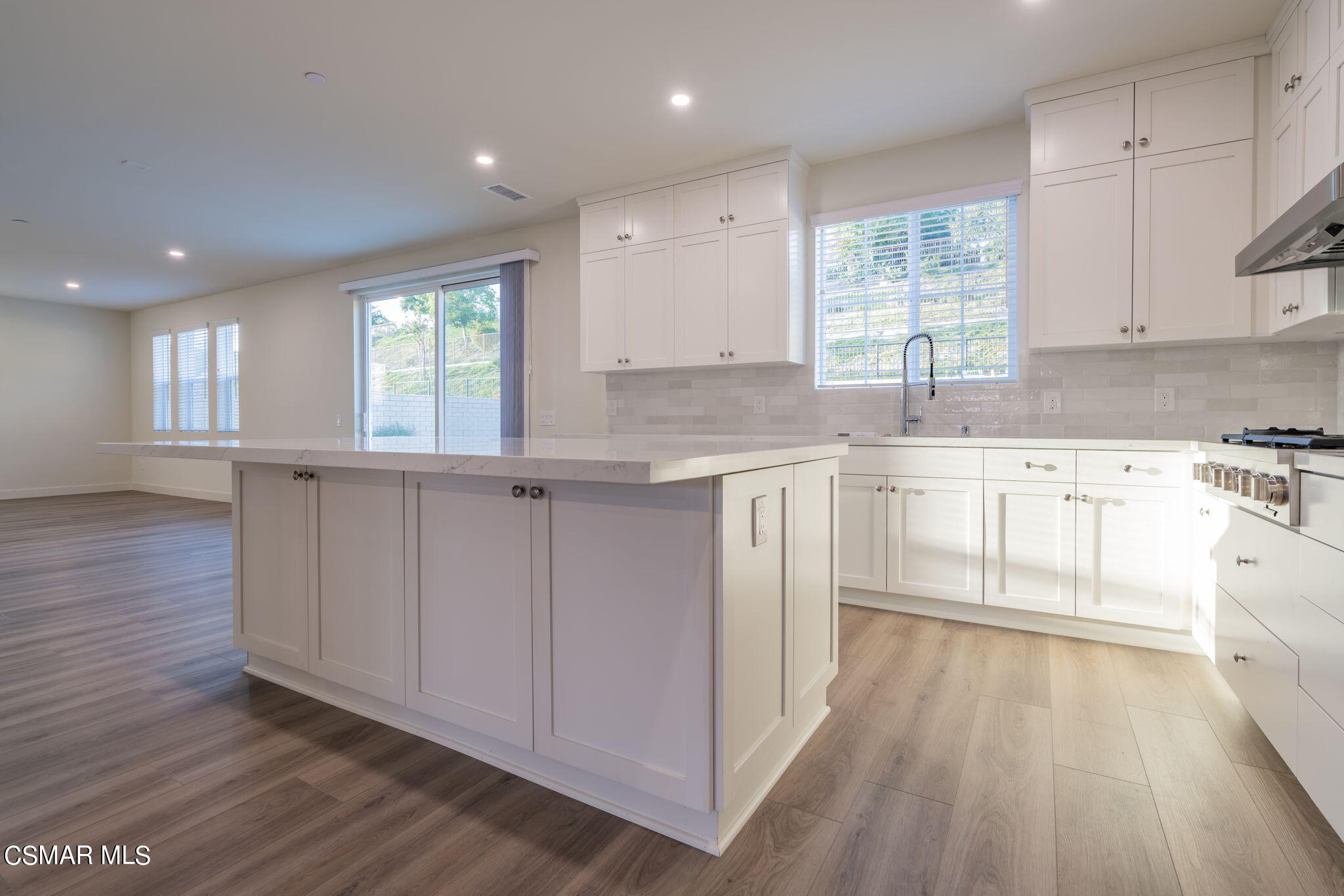 4675 Summit Avenue Simi Valley, CA 93063 - Photo 11 of 71 11-web-or-mls-_CK18809