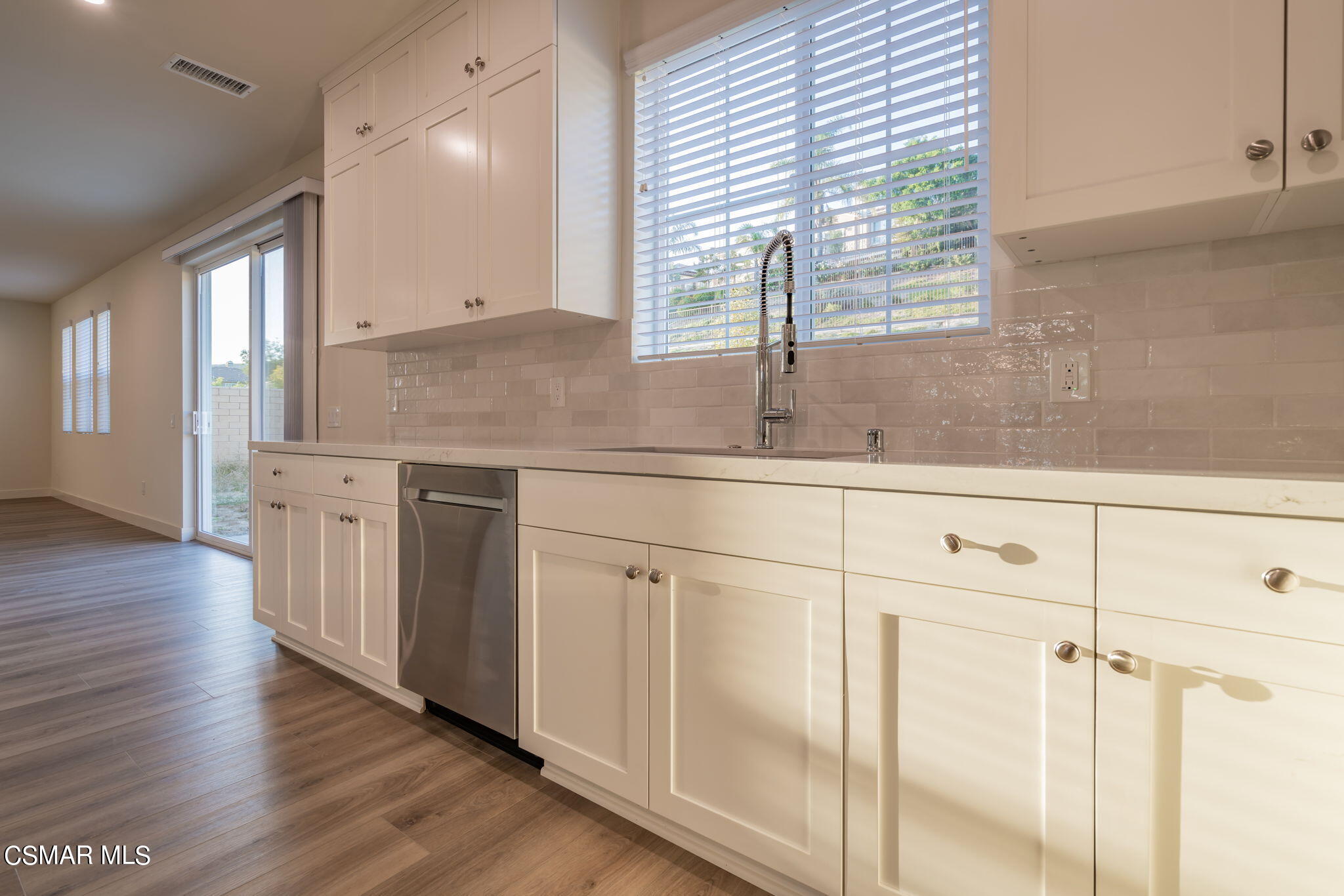 4675 Summit Avenue Simi Valley, CA 93063 - Photo 15 of 71 15-web-or-mls-_CK18813
