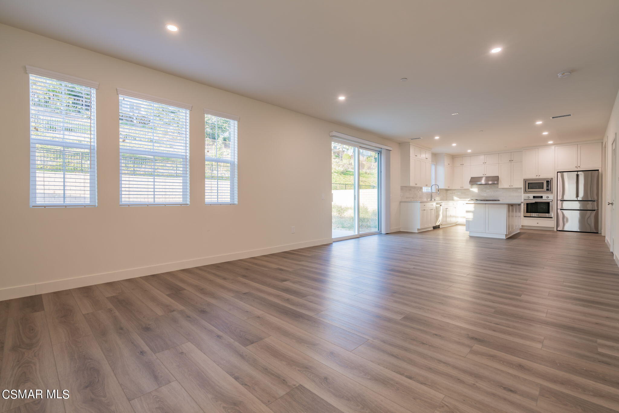 4675 Summit Avenue Simi Valley, CA 93063 - Photo 17 of 71 17-web-or-mls-_CK18815