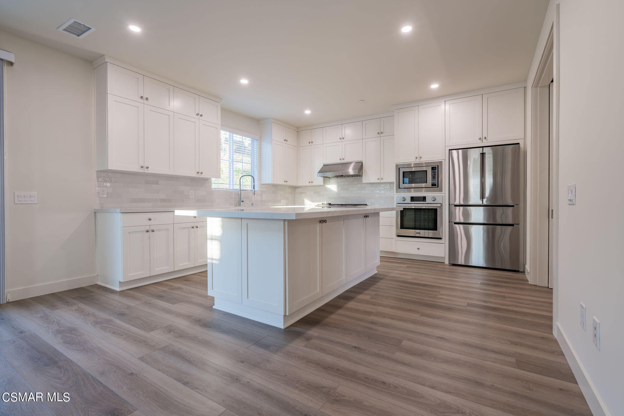 4675 Summit Avenue Simi Valley, CA 93063 - Photo 19 of 71 19-web-or-mls-_CK18817