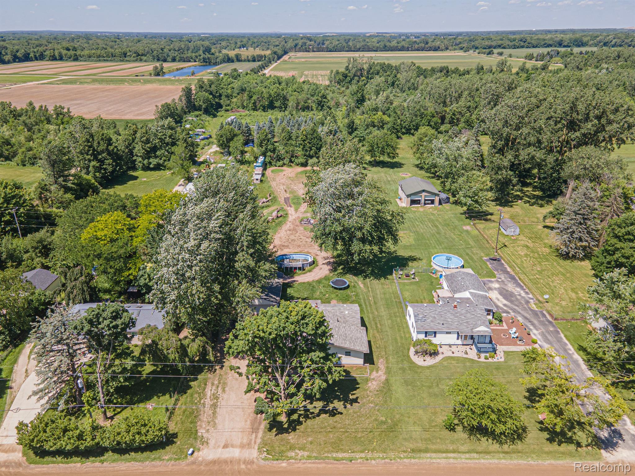 49720 Martz Road Belleville, MI 48111 - Photo 4 of 10 Gallery Image 4