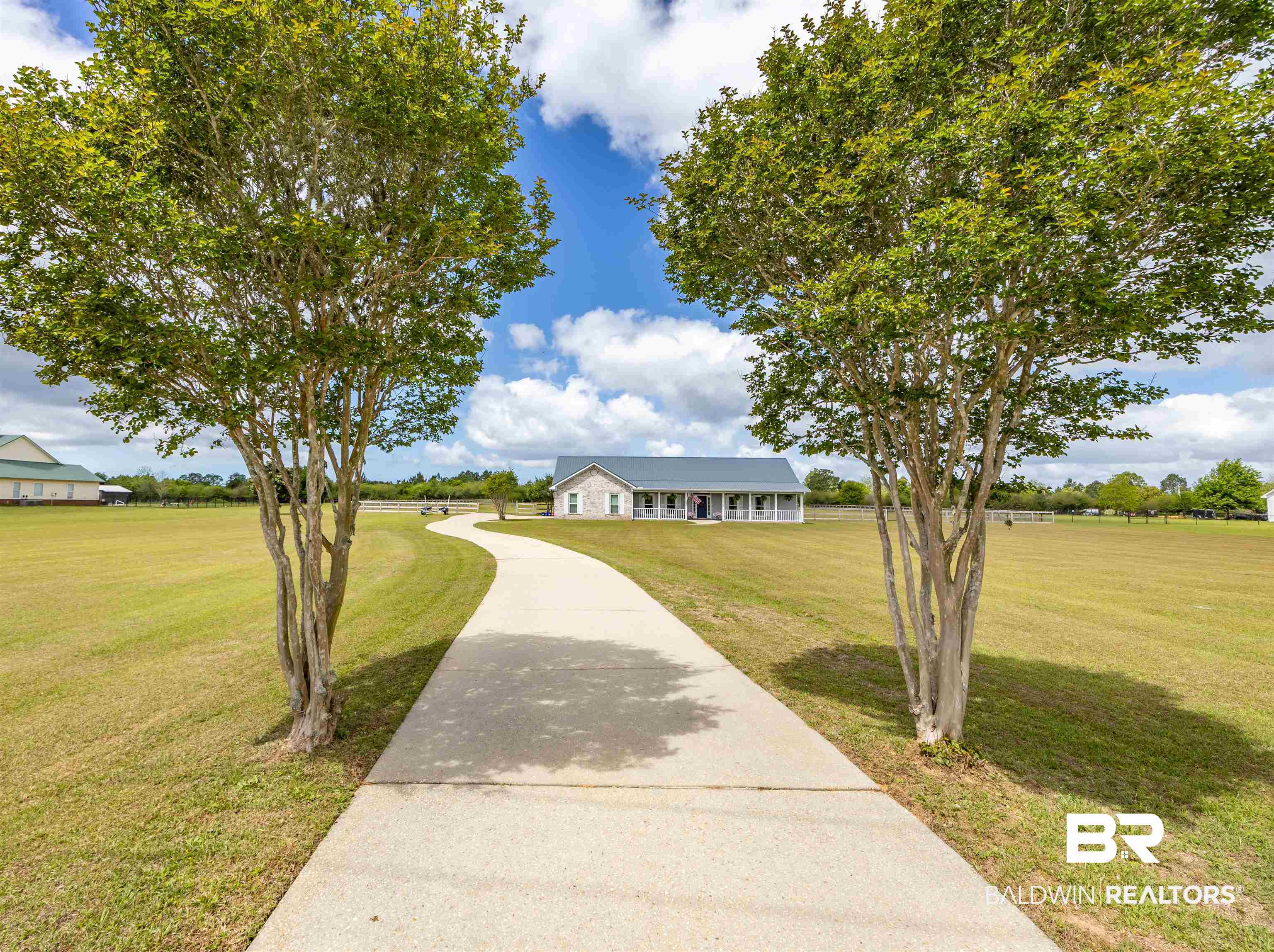 9855 Stucki Road Elberta, AL 36530 - Photo 2 of 54 Ranch-style home with a front yard