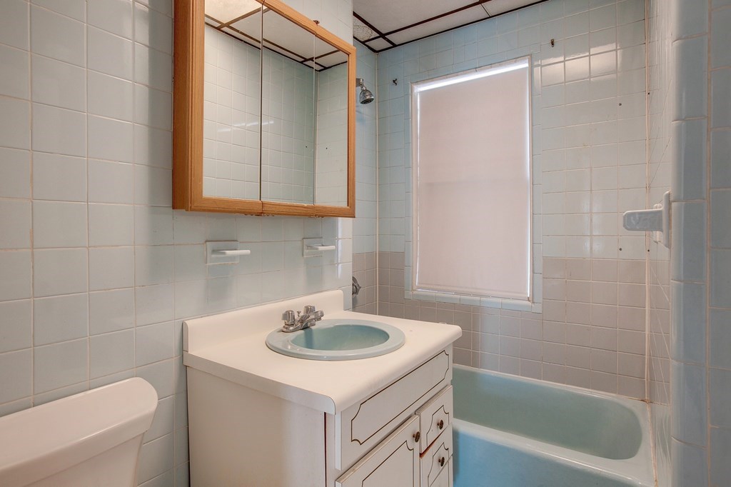 29 Commonwealth Road Watertown, MA 02472 - Photo 9 of 39 Gallery Image 9