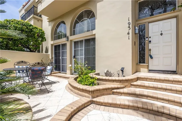 $5,900 | 19341 Sawgrass Lane, Huntington Beach, CA 92648