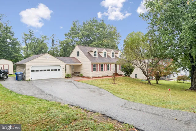 $450,000 | 2577 Laurel Branch Drive, Waldorf, MD 20603