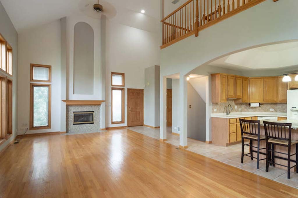 922 West Chesterfield Court Palatine, IL 60067 - Photo 15 of 19 a view of a kitchen with furniture and a fireplace