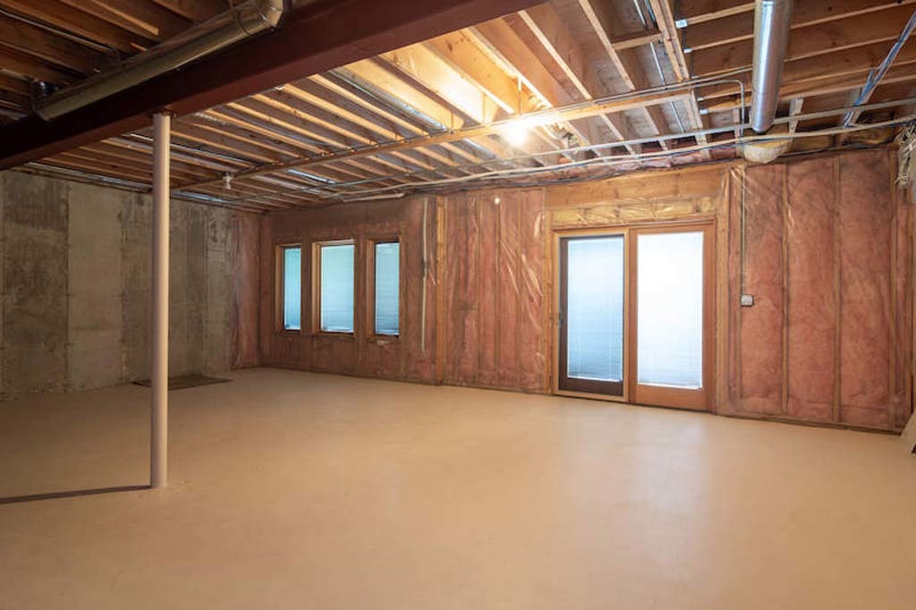 922 West Chesterfield Court Palatine, IL 60067 - Photo 7 of 19 a view of an empty room