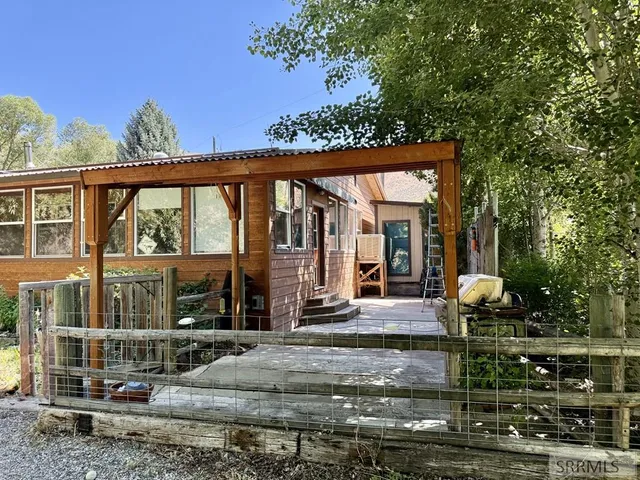 $750,000 | 4 Mule View Lane, North Fork, ID 83466