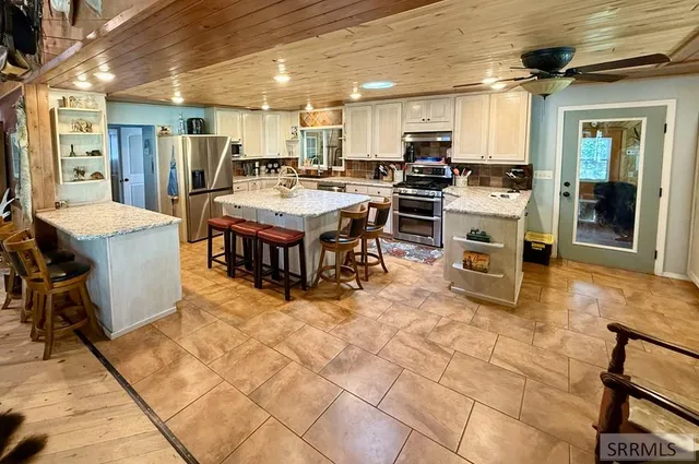 $750,000 | 4 Mule View Lane, North Fork, ID 83466