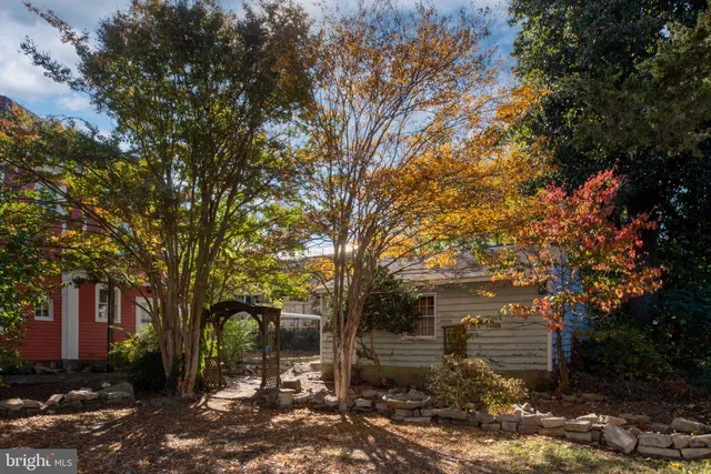 a view of a outdoor space