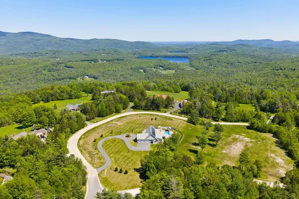 $2,100,000 | 125 Summit Road, New London, NH 03257