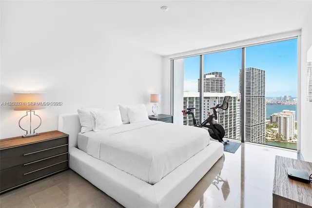 $10,500 | 68 Southeast 6th Street, Unit 3703, Miami, FL 33131