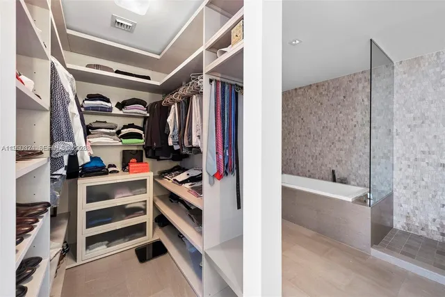 $10,500 | 68 Southeast 6th Street, Unit 3703, Miami, FL 33131