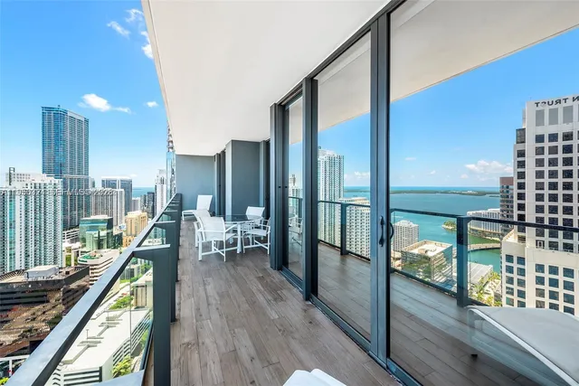 $10,500 | 68 Southeast 6th Street, Unit 3703, Miami, FL 33131