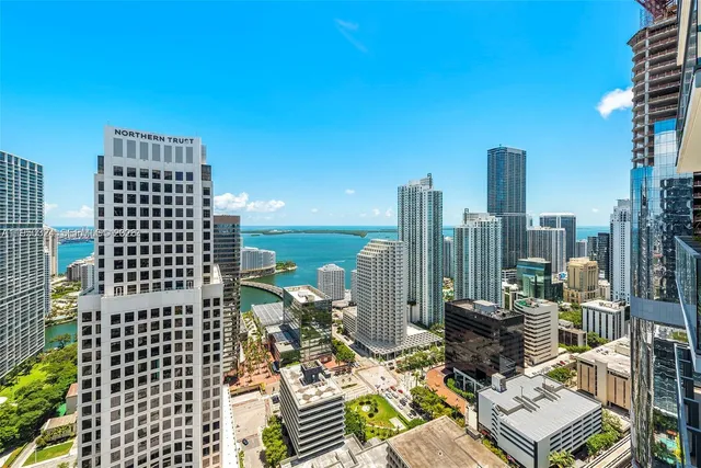 $10,500 | 68 Southeast 6th Street, Unit 3703, Miami, FL 33131