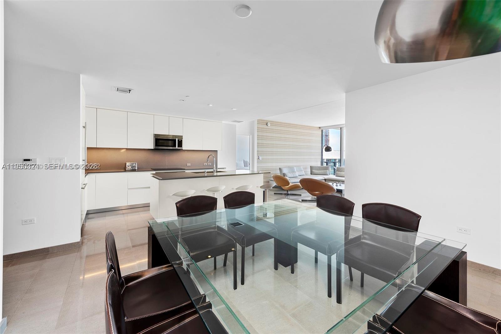 68 Southeast 6th Street, Unit 3703 Miami, FL 33131 - Photo 6 of 25