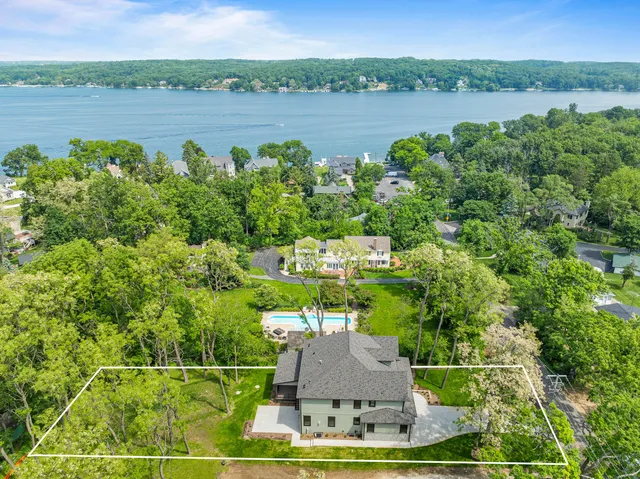$2,490,000 | N1931 Linn Road, Lake Geneva, WI 53147