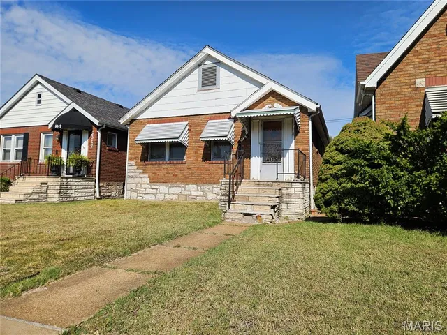 $160,000 | 5343 Chippewa Street, St. Louis, MO 63109