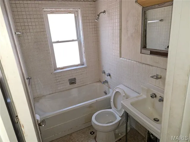 $160,000 | 5343 Chippewa Street, St. Louis, MO 63109