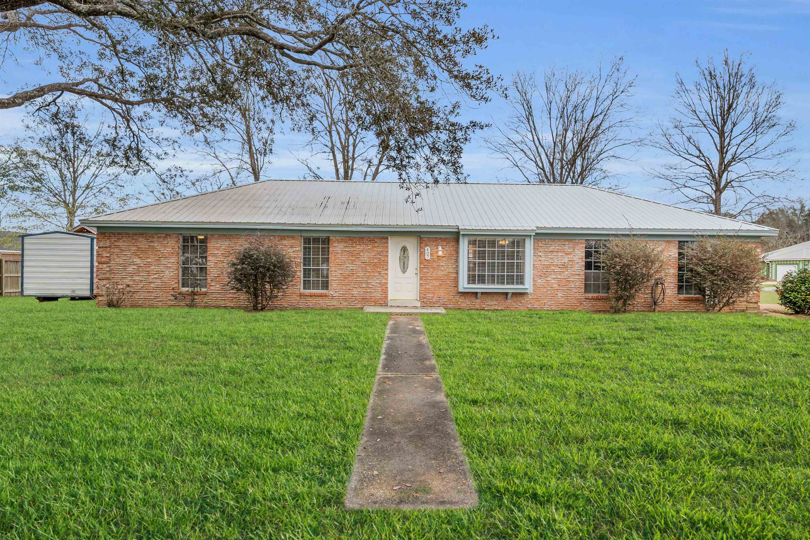 407 East Lawson Avenue Foley, AL 36535 - Photo 1 of 29