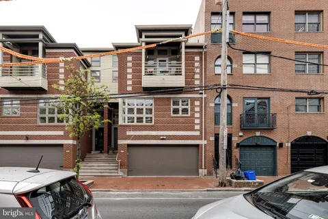 $1,750,000 | 114 Bainbridge Street, Philadelphia, PA 19147