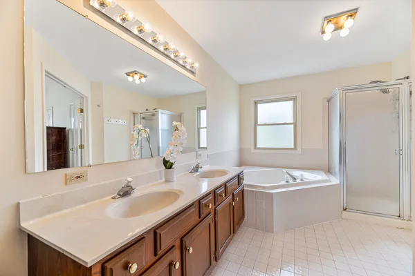$649,000 | 751 Williams Way, Vernon Hills, IL 60061