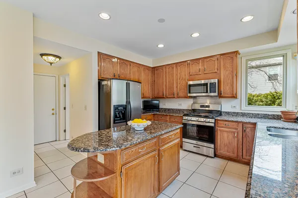 $649,000 | 751 Williams Way, Vernon Hills, IL 60061