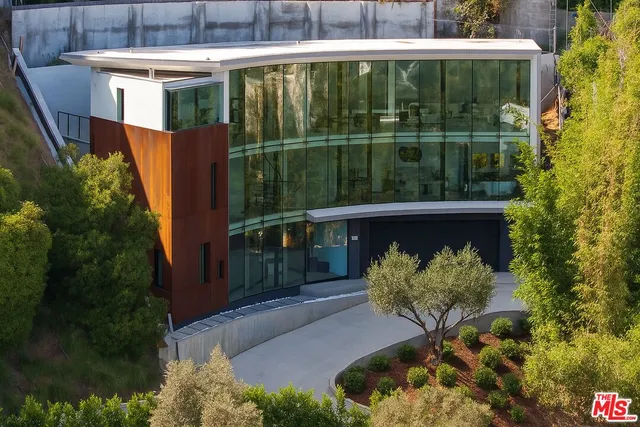 $9,888,000 | 9277 Thrush Way, Los Angeles, CA 90069