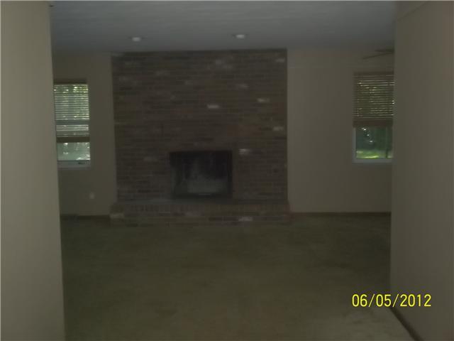 3639 Rahke Road Indianapolis, IN 46217 - Photo 5 of 11 Gallery Image 5