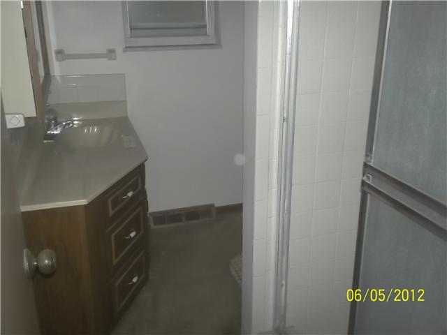 3639 Rahke Road Indianapolis, IN 46217 - Photo 8 of 11 Gallery Image 8
