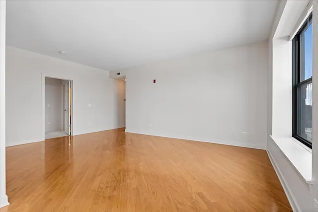 $439,000 | 9360 Skokie Boulevard, Unit 517, Skokie, IL 60077